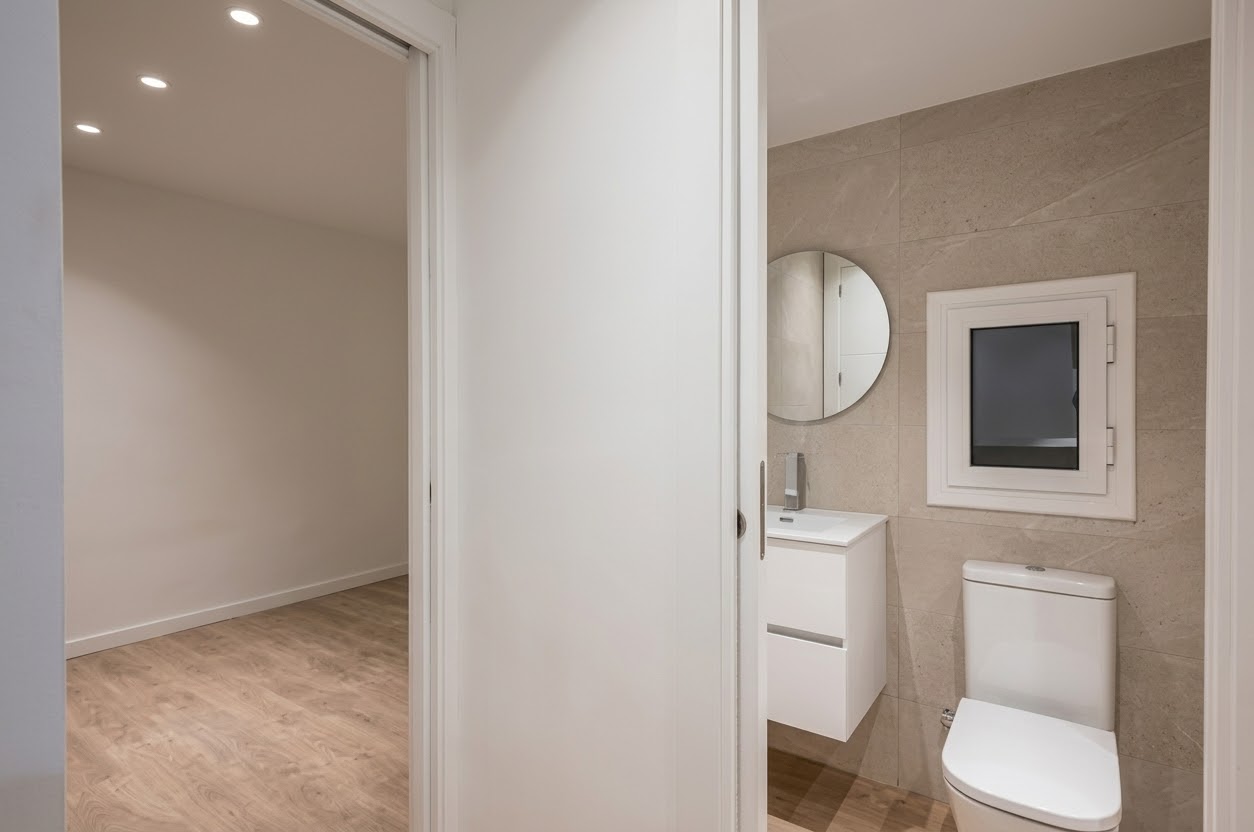 Baño 1 - Perspectiva de acceso